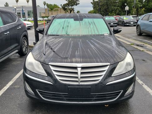 Used 2013 Hyundai Genesis 3.8 w/ Premium Pkg image 2