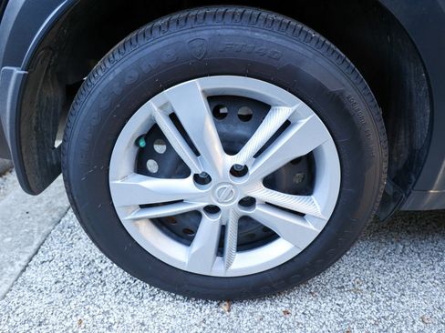 Used 2025 Nissan Kicks Play S image 12