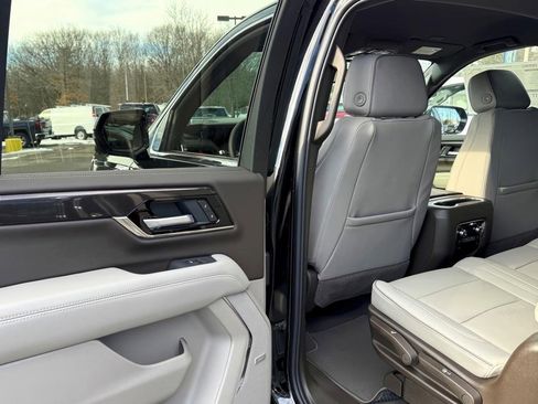 New 2026 GMC Yukon Elevation image 10