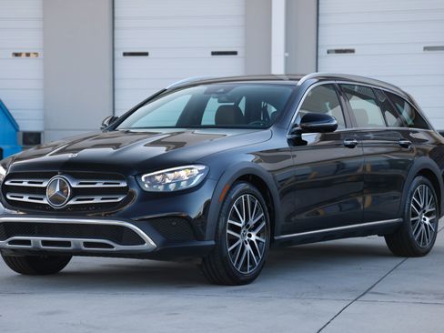 Used 2023 Mercedes-Benz E 450 4MATIC All-Terrain Wagon image 4