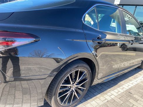 Used 2024 Toyota Camry SE image 10