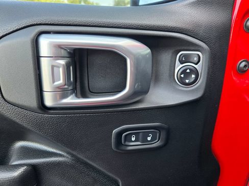 Used 2022 Jeep Wrangler Sport AWD/4WD image 13