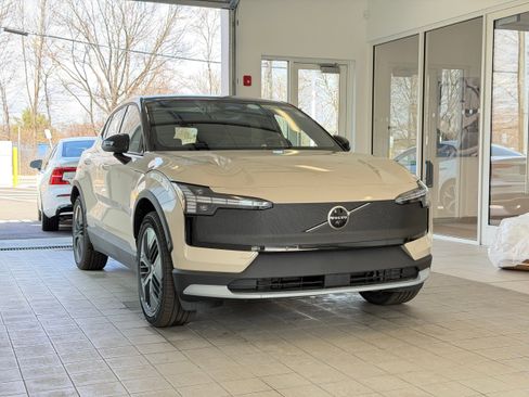 New 2026 Volvo EX30 Cross Country Ultra w/ Protection Package Premier image 5