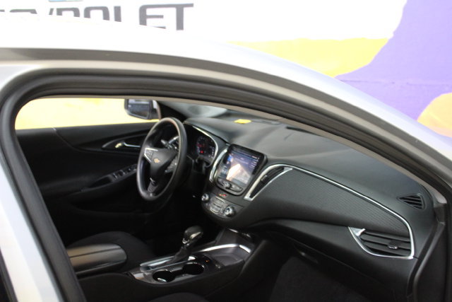 Used 2021 Chevrolet Malibu LT FWD image 12