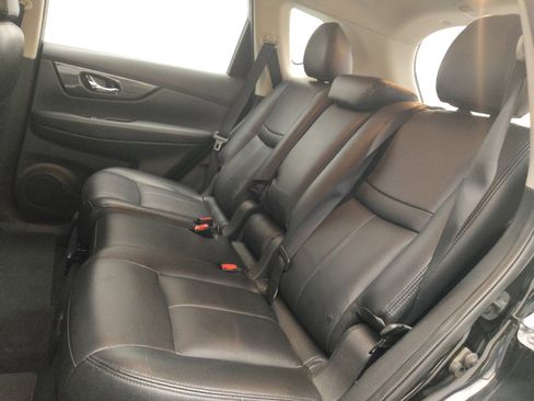 Used 2017 Nissan Rogue S FWD image 18