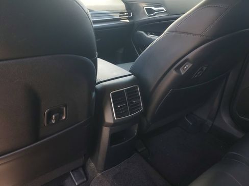Used 2025 Kia Sportage SX FWD image 13