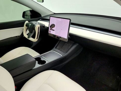 Used 2021 Tesla Model Y Long Range AWD/4WD image 29