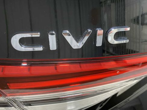 Used 2023 Honda Civic Sport image 7