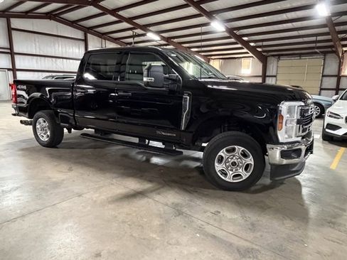 Used 2025 Ford F250 XLT image 5