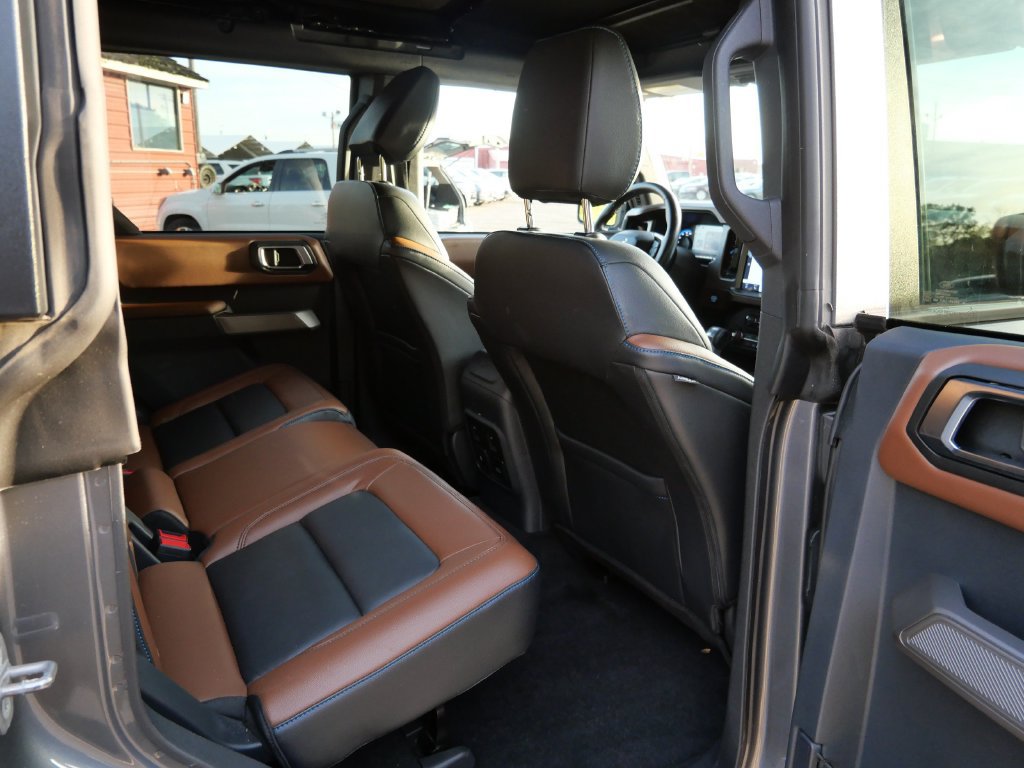 Used 2023 Ford Bronco Outer Banks AWD/4WD image 13