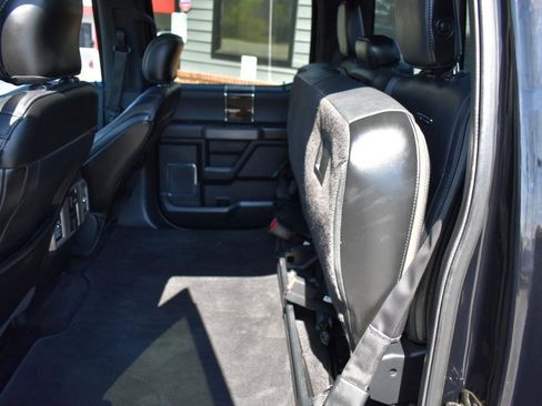 Used 2016 Ford F150 Platinum w/ Equipment Group 701A Luxury image 12