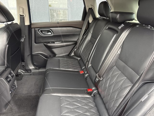 Certified 2023 Nissan Rogue Platinum w/ Platinum Premium Package AWD/4WD image 6
