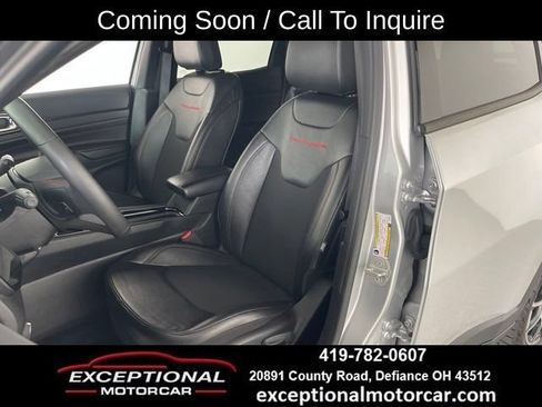 Used 2025 Jeep Compass Trailhawk AWD/4WD image 33