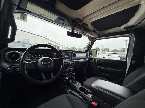 Used 2022 Jeep Gladiator Sport AWD/4WD image 17