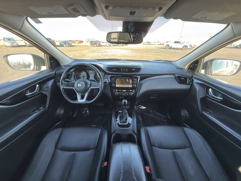 Used 2022 Nissan Rogue Sport SL w/ Premium Package image 13