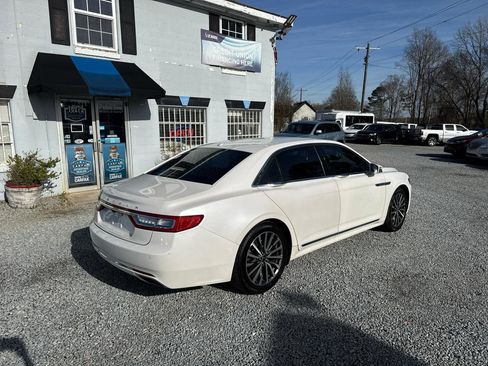 Used 2017 Lincoln Continental Select image 5