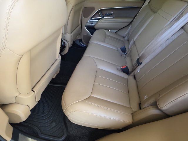 Used 2024 Land Rover Range Rover SE AWD/4WD image 9