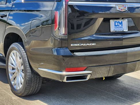Used 2021 Cadillac Escalade Luxury AWD/4WD image 15
