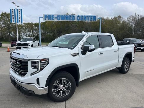Used 2024 GMC Sierra 1500 SLT RWD image 2