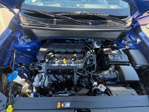 Used 2025 Hyundai Venue SEL image 32