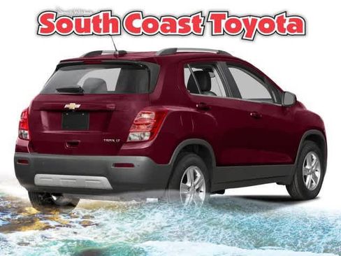 Used 2016 Chevrolet Trax LT w/ LT Convenience Package image 2