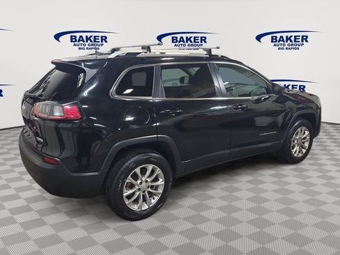 Used 2019 Jeep Cherokee Latitude w/ Cold Weather Group image 4