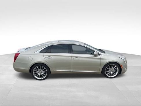 Used 2014 Cadillac XTS Platinum FWD image 2
