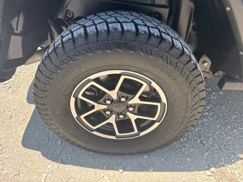 Used 2024 Jeep Wrangler Unlimited Rubicon AWD/4WD image 27