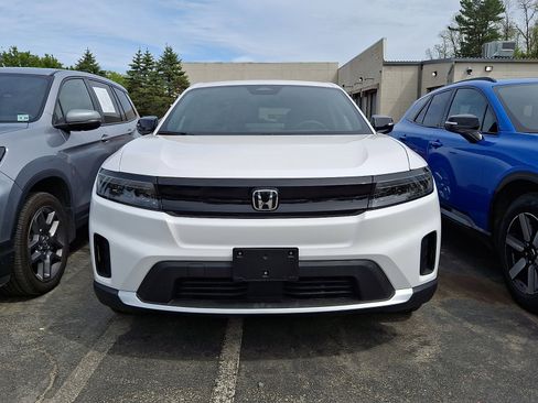 Used 2024 Honda Prologue EX image 2