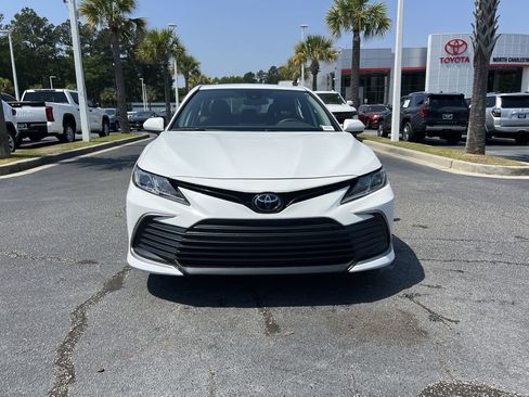 Used 2024 Toyota Camry LE FWD image 3