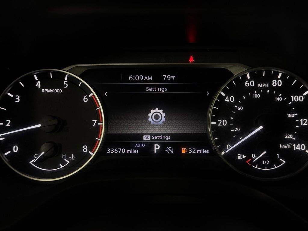 Used 2025 Nissan Rogue SV AWD/4WD image 25