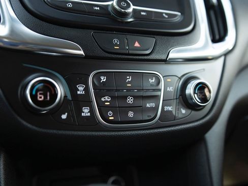 Used 2024 Chevrolet Equinox LT AWD/4WD image 9