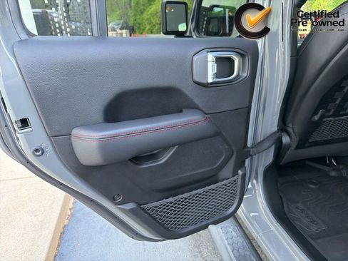 Used 2022 Jeep Wrangler Unlimited Rubicon w/ LED Lighting Group AWD/4WD image 46