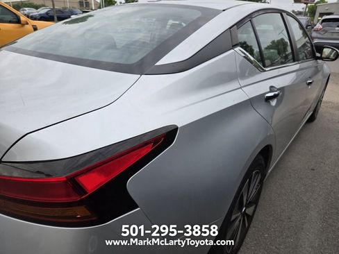 Used 2022 Nissan Altima 2.5 SV FWD image 9