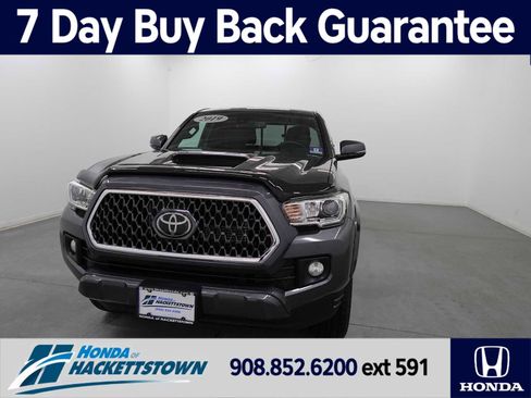 Used 2019 Toyota Tacoma TRD Sport w/ Technology Package image 1
