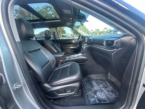 Certified 2022 Ford Explorer XLT w/ Equipment Group 202A image 26