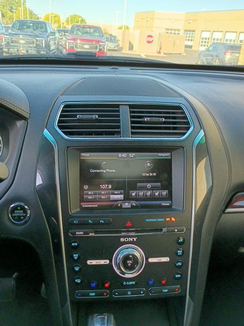 Used 2016 Ford Explorer Platinum AWD/4WD image 7