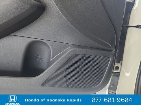 Used 2025 Nissan Altima 2.5 SV FWD image 31