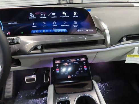 New 2026 Cadillac Vistiq Sport image 22