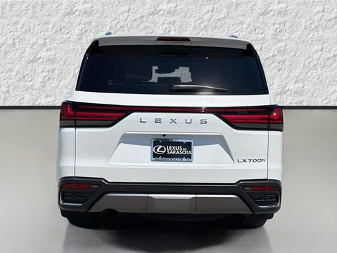 New 2026 Lexus LX 700h Luxury image 4