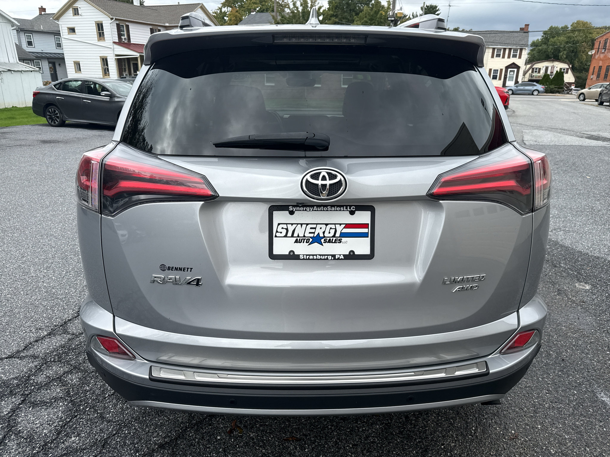 Used 2017 Toyota RAV4 Limited w/ Advanced Technology Package AWD/4WD image 4