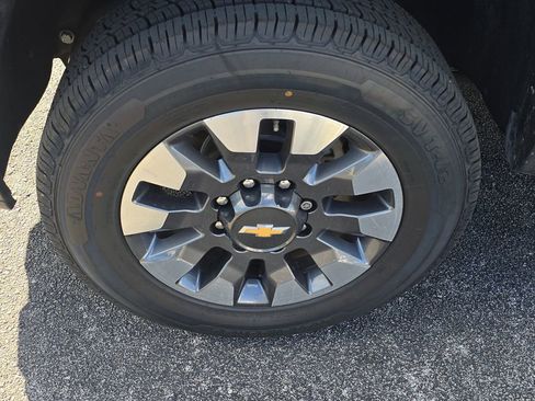 Used 2021 Chevrolet Silverado 2500 Custom w/ Custom Value Package image 7