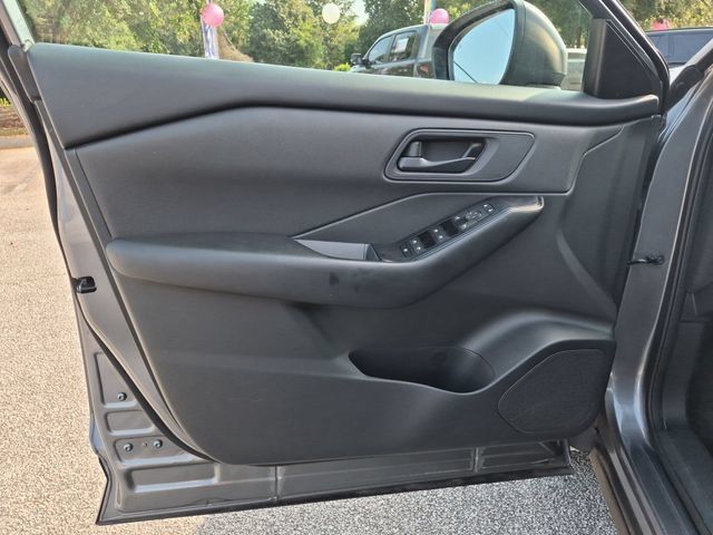 Used 2024 Nissan Rogue S AWD/4WD image 12