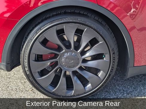 Used 2022 Tesla Model Y Performance image 12