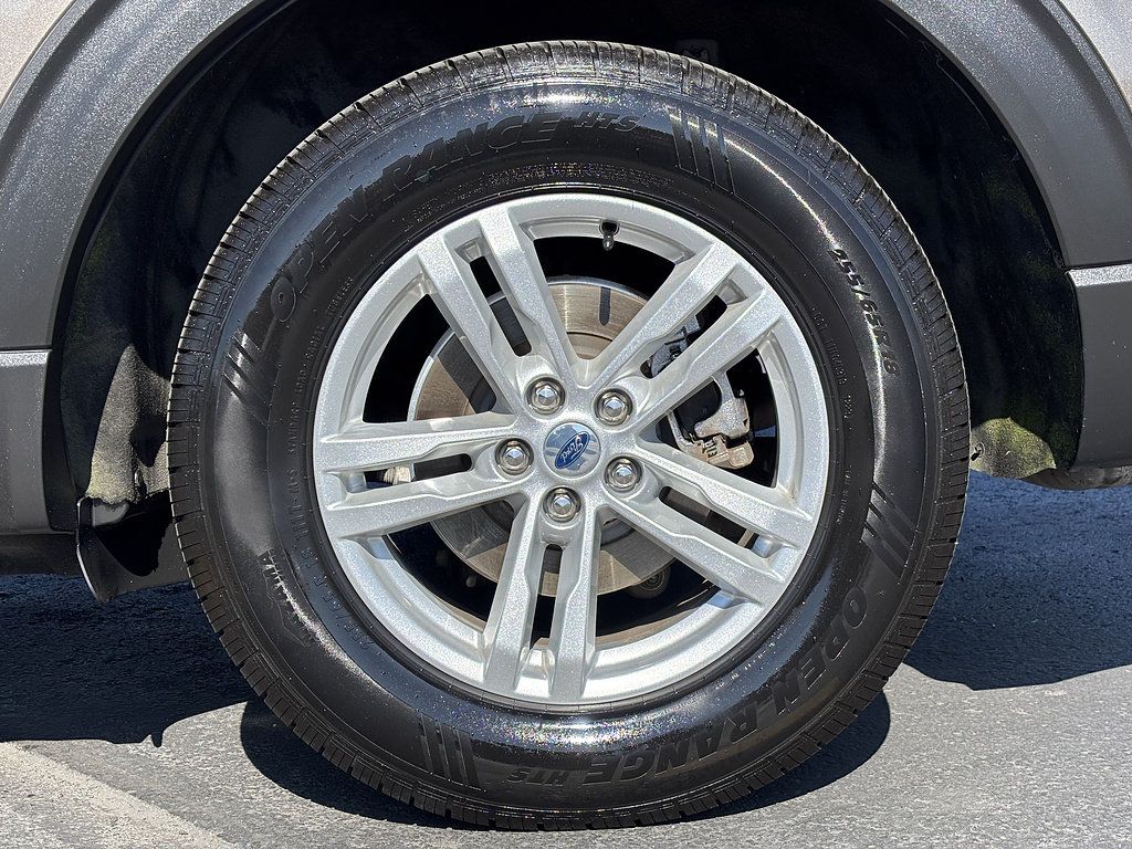 Used 2021 Ford Explorer XLT w/ Equipment Group 202A AWD/4WD image 12