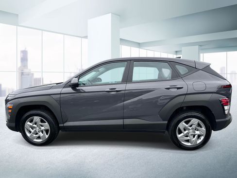 Used 2024 Hyundai Kona SE AWD/4WD image 2