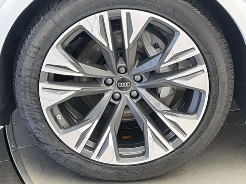 New 2026 Audi Q8 Premium Plus image 11