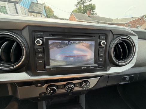 Used 2016 Toyota Tacoma SR5 w/ Towing Package RWD image 19
