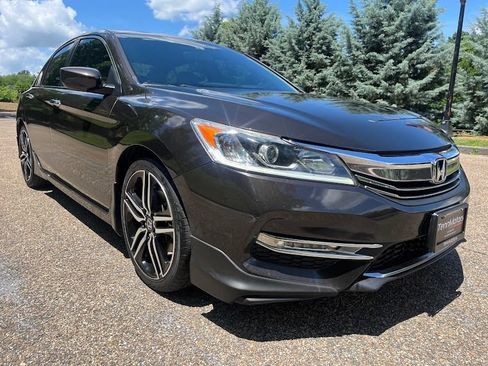Used 2016 Honda Accord Sport image 30