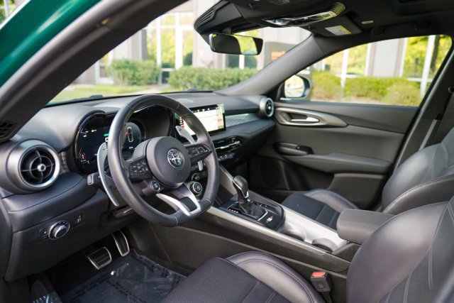 Used 2024 Alfa Romeo Tonale Veloce w/ Premium Interior Package AWD/4WD image 22
